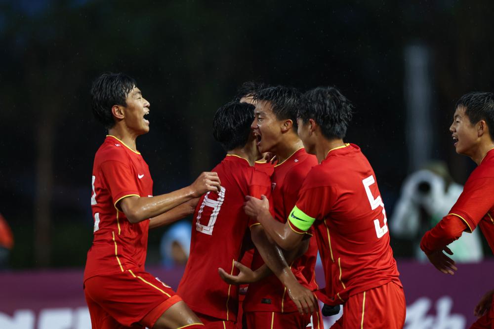 巴列卡诺客队更衣室设施简陋，波兰球队波兹南莱赫发视频吐槽